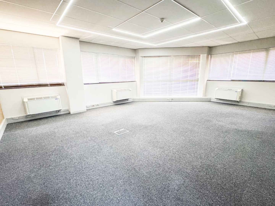 To Let Commercial Property for Rent in Mowbray Western Cape